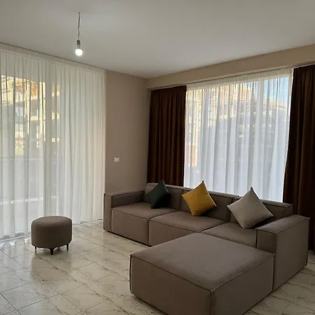 Flat In * Τίρανα
