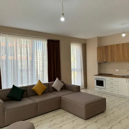 Flat In Τίρανα